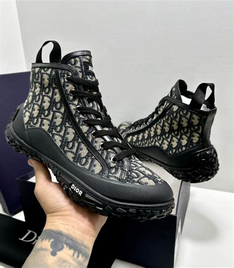 bota dior preço|Buy and Sell Dior Sneakers .